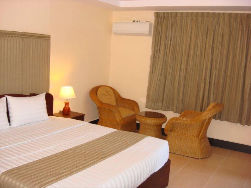 Crystal Hotel Sihanoukville Esterno foto